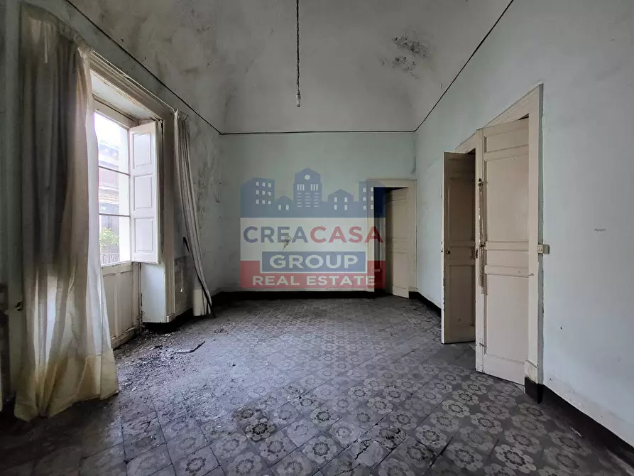 Immagine 11 di Palazzo in vendita  in Via Meli a Giarre