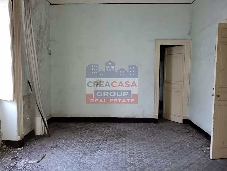 Immagine 12 di Palazzo in vendita  in Via Meli a Giarre