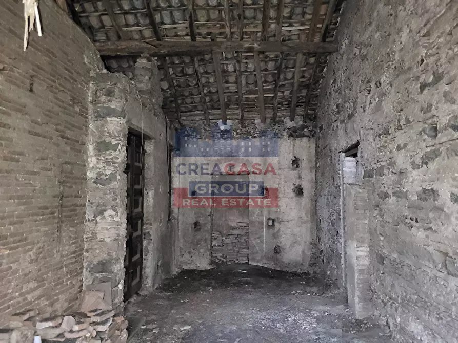 Immagine 19 di Palazzo in vendita  in Via Meli a Giarre