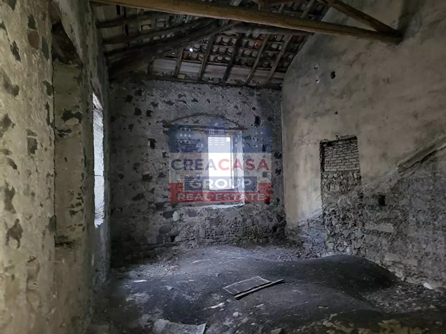 Immagine 20 di Palazzo in vendita  in Via Meli a Giarre