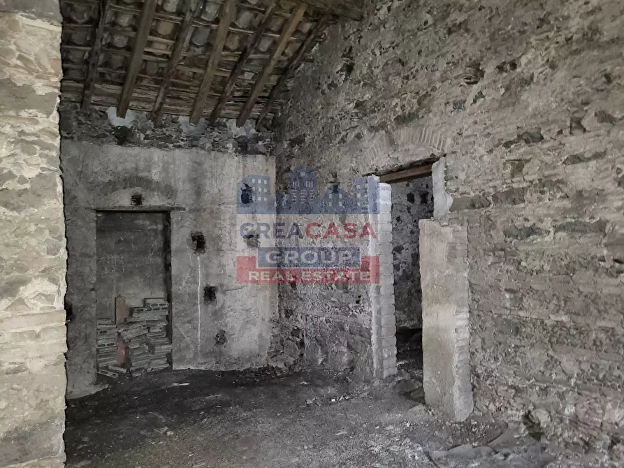 Immagine 22 di Palazzo in vendita  in Via Meli a Giarre