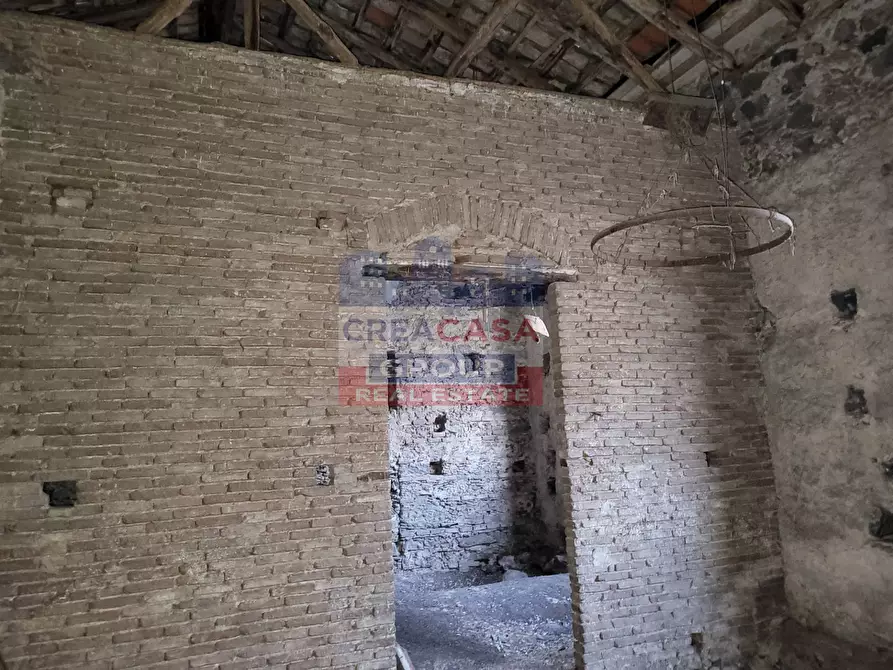 Immagine 23 di Palazzo in vendita  in Via Meli a Giarre