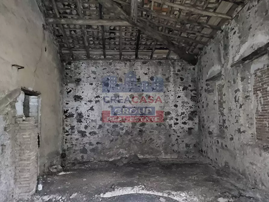 Immagine 26 di Palazzo in vendita  in Via Meli a Giarre