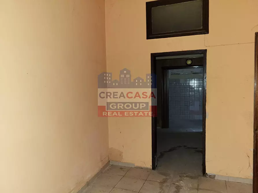 Immagine 29 di Palazzo in vendita  in Via Meli a Giarre