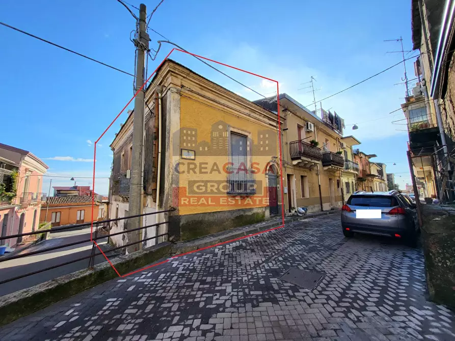 Immagine 5 di Palazzo in vendita  in Via mangani soprani a Piedimonte Etneo