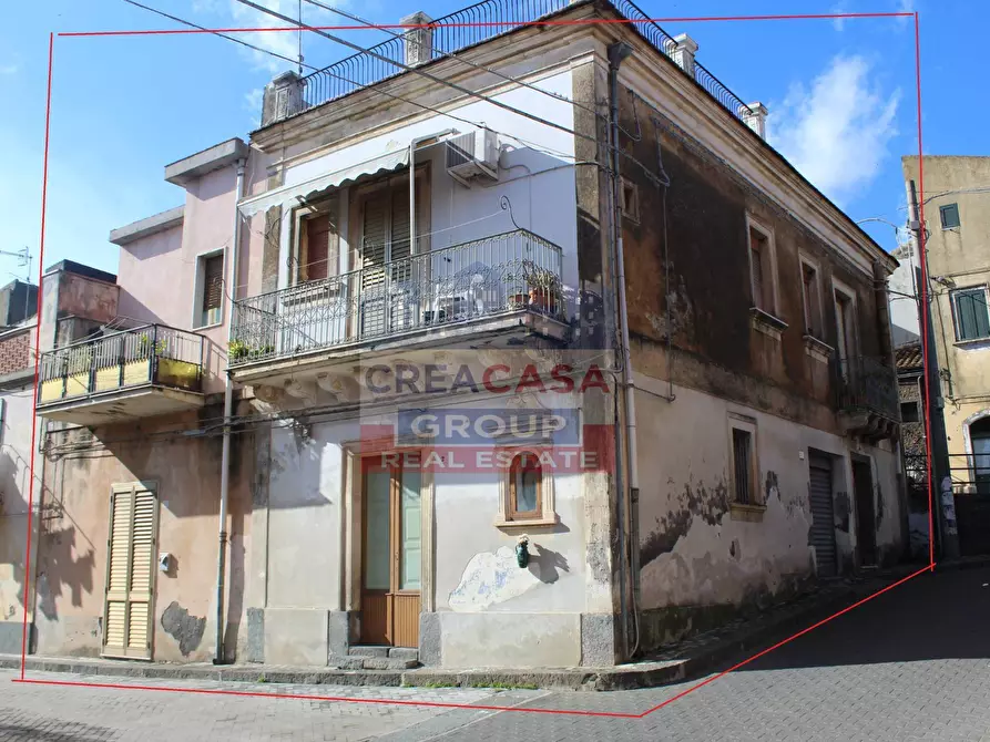 Immagine 3 di Palazzo in vendita  in Via mangani soprani a Piedimonte Etneo