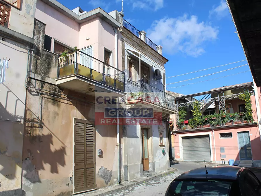 Immagine 4 di Palazzo in vendita  in Via mangani soprani a Piedimonte Etneo