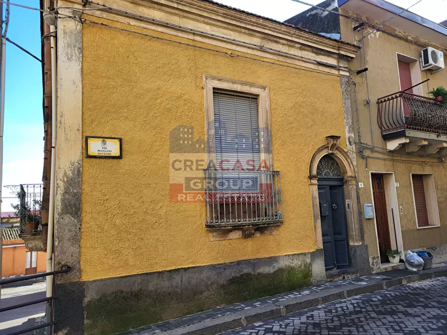 Immagine 6 di Palazzo in vendita  in Via mangani soprani a Piedimonte Etneo