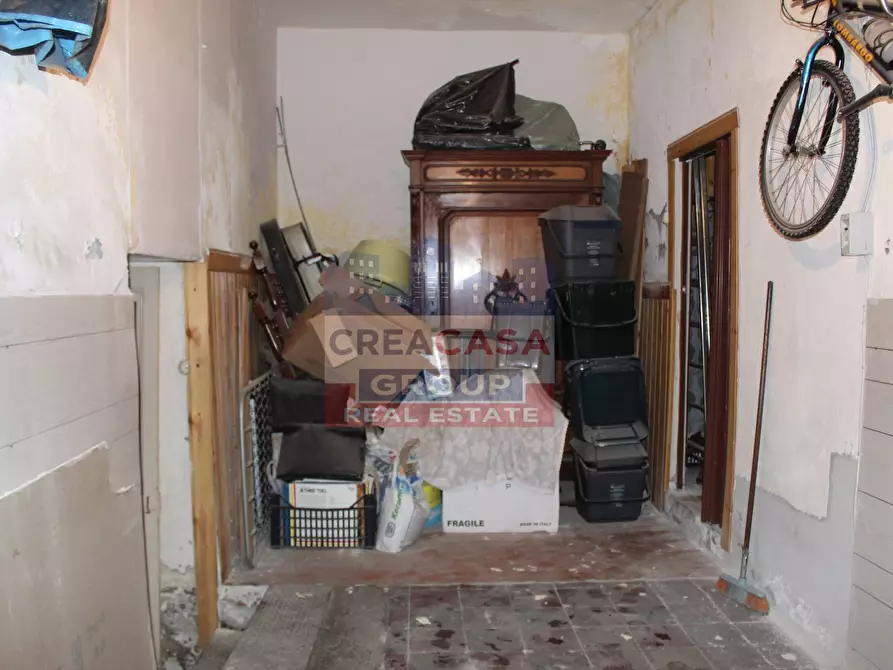 Immagine 34 di Palazzo in vendita  in Via mangani soprani a Piedimonte Etneo
