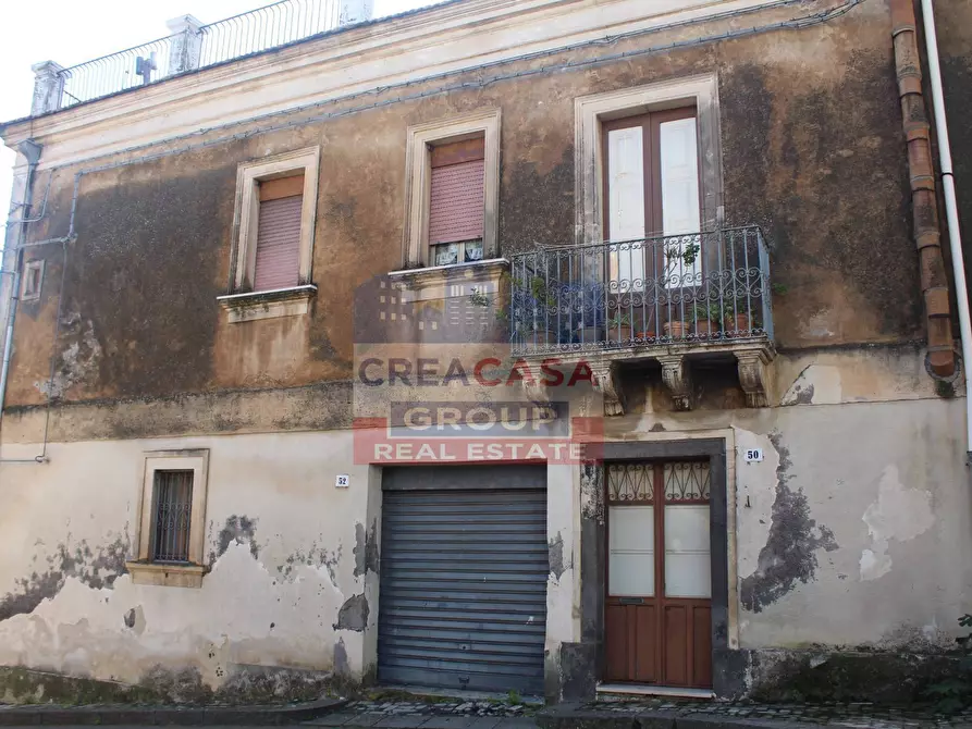 Immagine 48 di Palazzo in vendita  in Via mangani soprani a Piedimonte Etneo