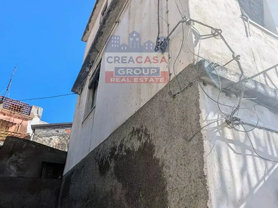 Immagine 19 di Palazzo in vendita  in via Falde del castello a Calatabiano