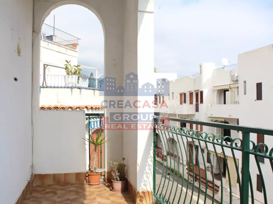 Immagine 38 di Appartamento in vendita  in via Teocle a Giardini-Naxos