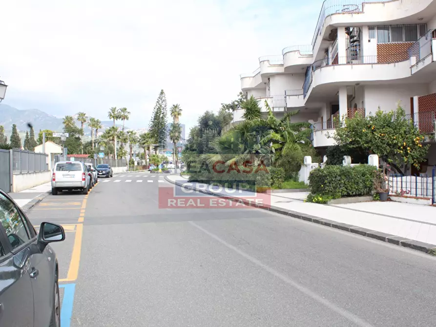 Immagine 45 di Appartamento in vendita  in via Teocle a Giardini-Naxos