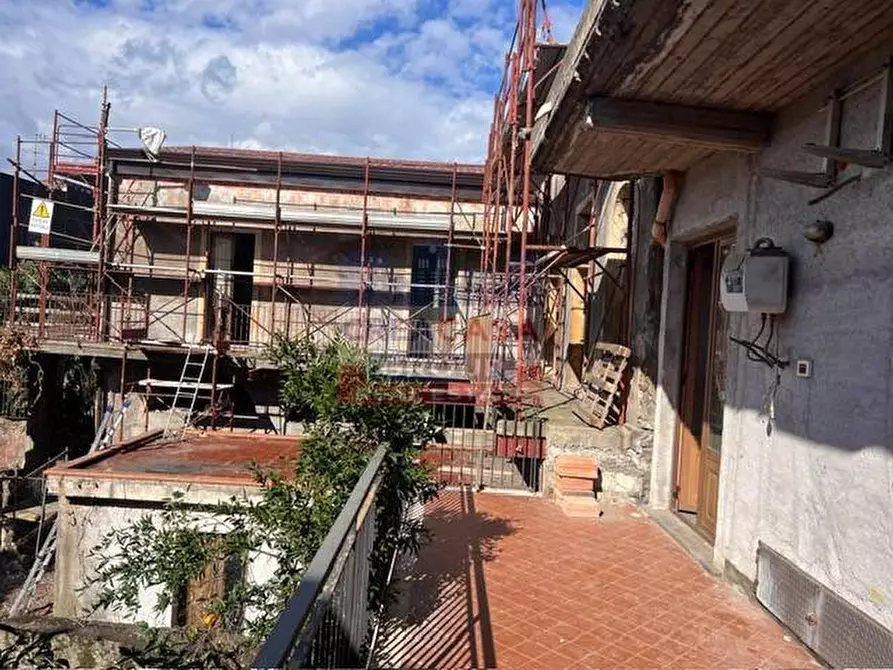 Immagine 8 di Palazzo in vendita  in Mongibello a Riposto