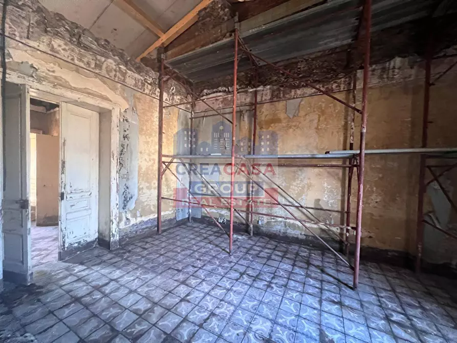 Immagine 10 di Palazzo in vendita  in Mongibello a Riposto