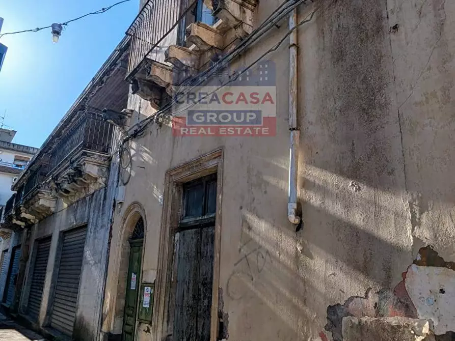 Immagine 3 di Palazzo in vendita  in Mongibello a Riposto