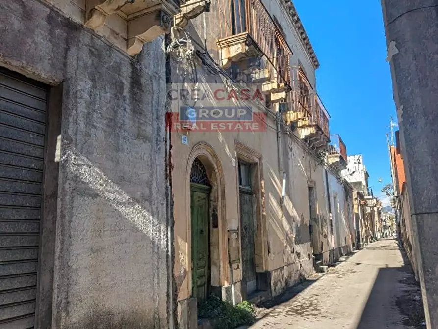 Immagine 4 di Palazzo in vendita  in Mongibello a Riposto