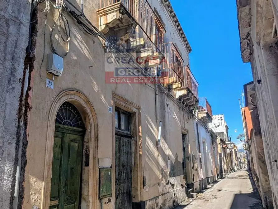 Immagine 2 di Palazzo in vendita  in Mongibello a Riposto