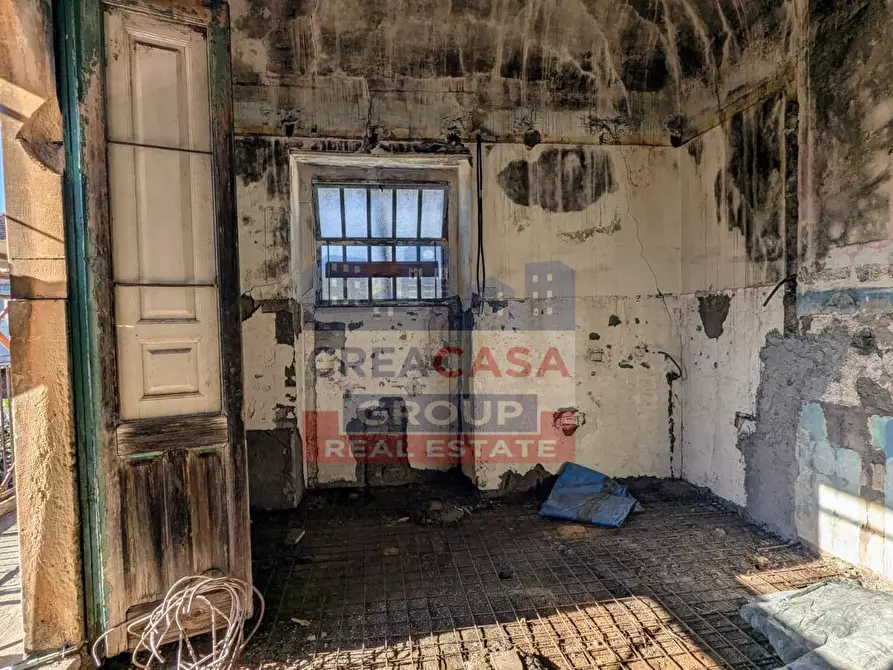 Immagine 17 di Palazzo in vendita  in Mongibello a Riposto