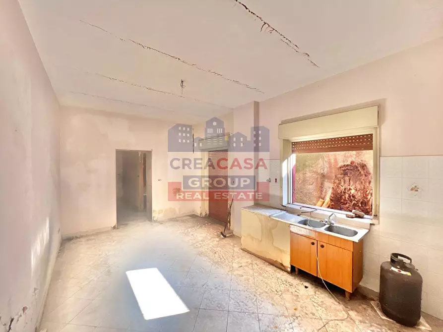 Immagine 26 di Palazzo in vendita  in Mongibello a Riposto