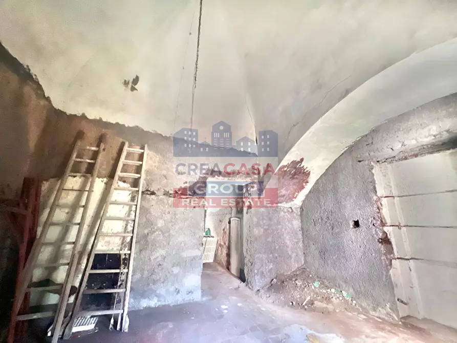 Immagine 29 di Palazzo in vendita  in Mongibello a Riposto