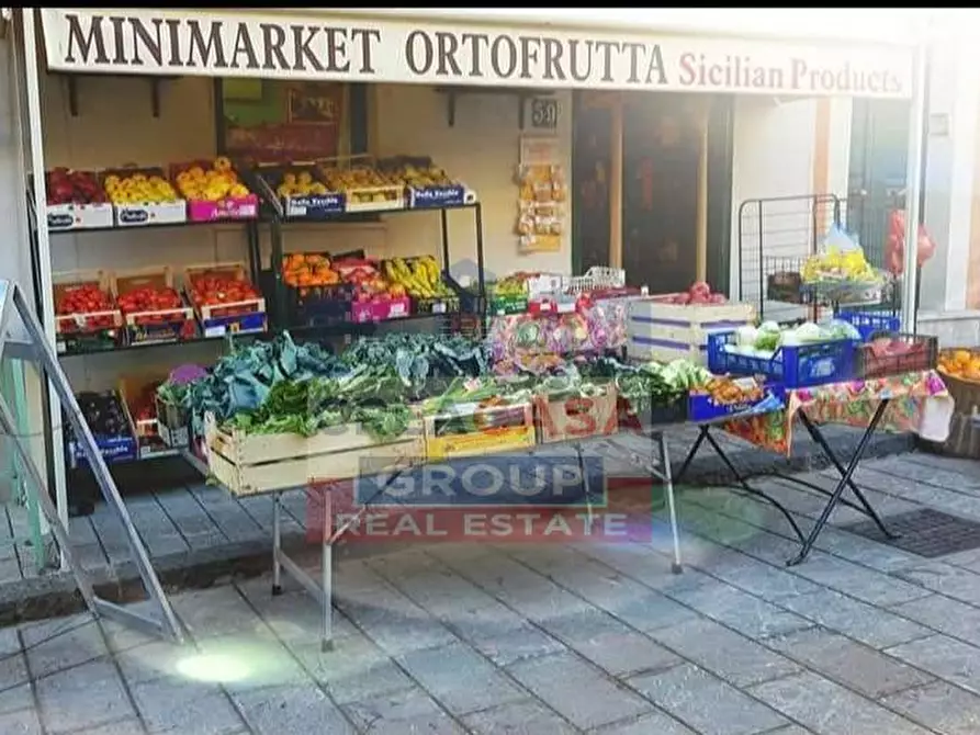Immagine 2 di Attività commerciale in vendita  in Via Francesco Durante a Taormina