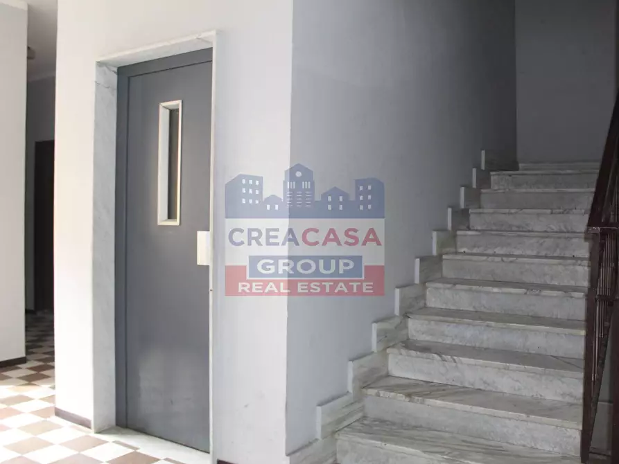 Immagine 9 di Appartamento in vendita  in Via Porticato a Giardini-Naxos