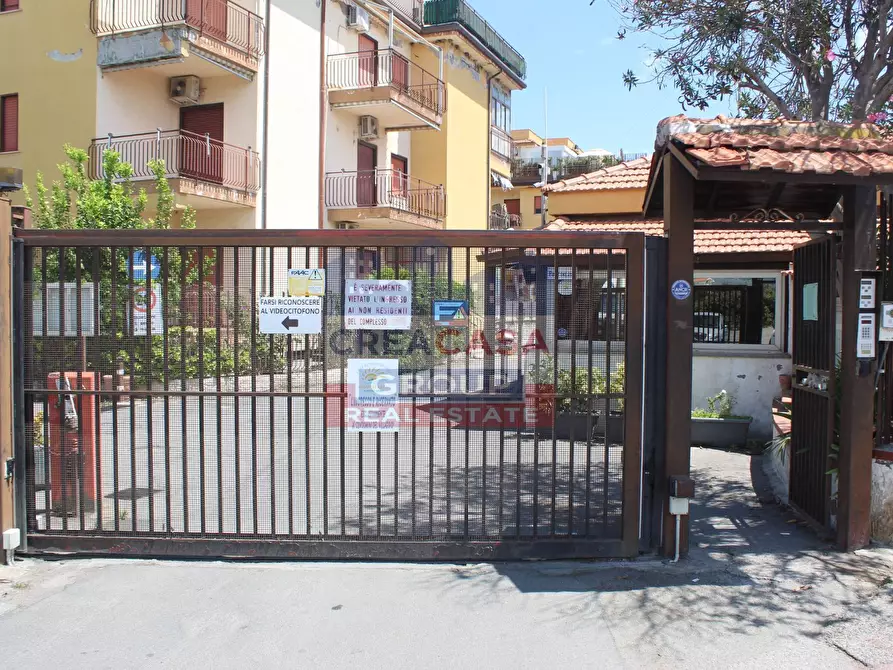 Immagine 48 di Appartamento in vendita  in Via Porticato a Giardini-Naxos