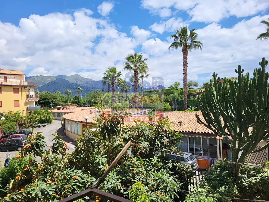 Immagine 1 di Appartamento in vendita  in Via Porticato a Giardini-Naxos