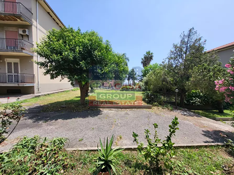 Immagine 38 di Appartamento in vendita  in Via Salvatore Calandruccio a Fiumefreddo Di Sicilia