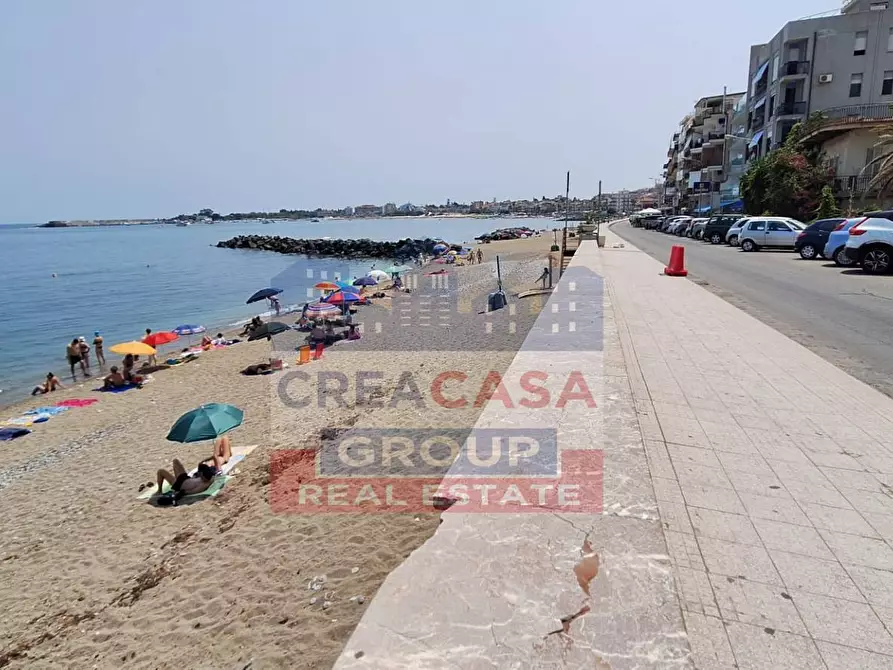 Immagine 27 di Appartamento in vendita  in Via Erice a Giardini-Naxos