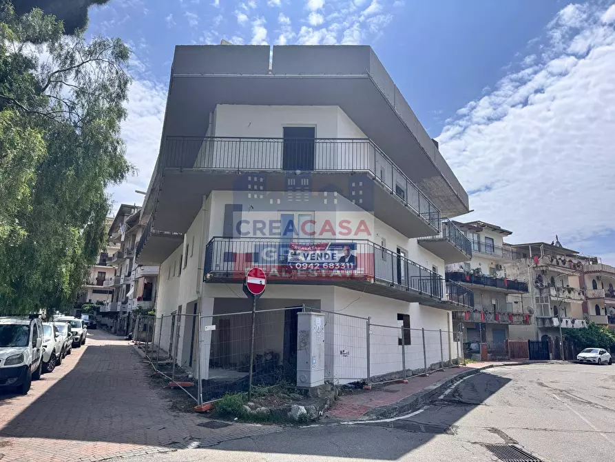 Immagine 21 di Appartamento in vendita  in Via Erice a Giardini-Naxos