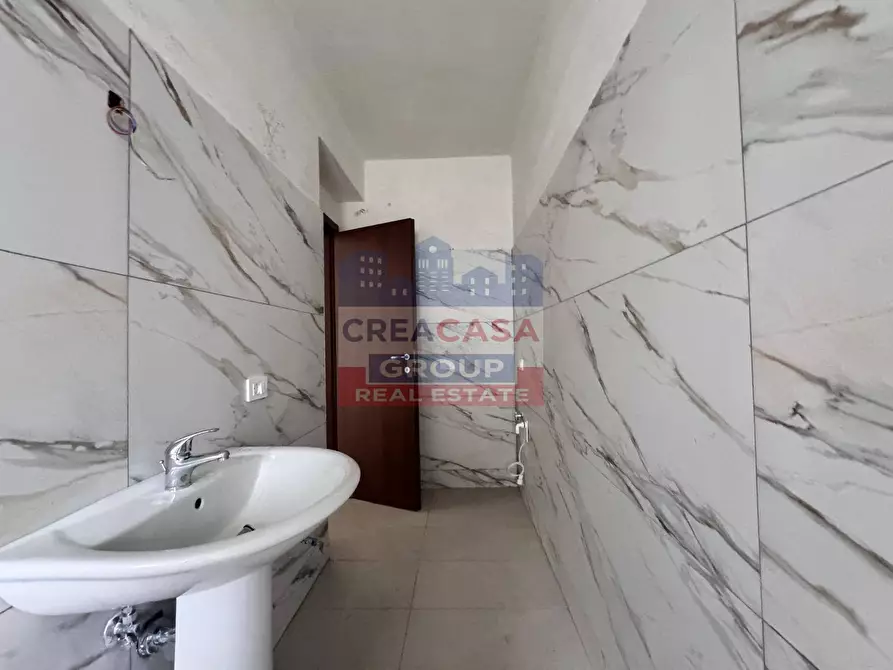 Immagine 13 di Appartamento in vendita  in Via Erice a Giardini-Naxos