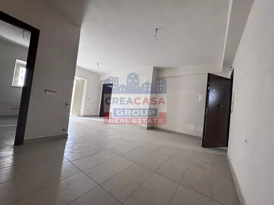 Immagine 5 di Appartamento in vendita  in Via Erice a Giardini-Naxos