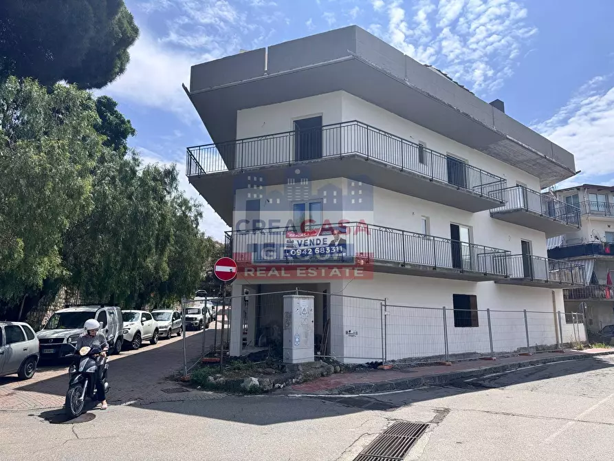 Immagine 22 di Appartamento in vendita  in Via Erice a Giardini-Naxos