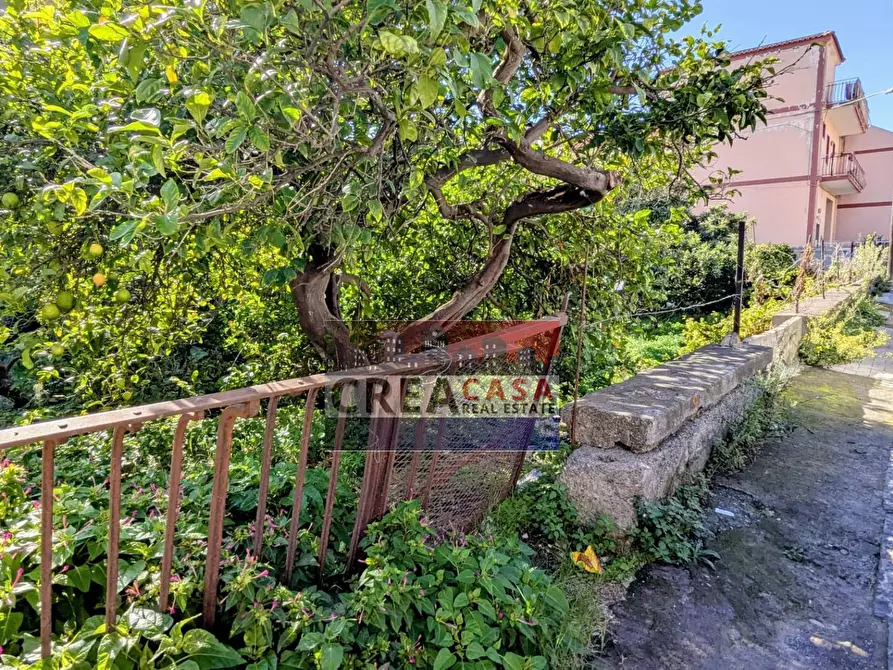 Immagine 6 di Terreno residenziale in vendita  in Alessandro Manzoni a Calatabiano