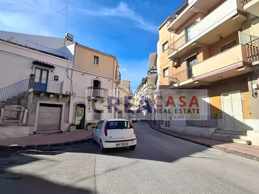 Immagine 33 di Appartamento in vendita  in via umberto| a Giardini-Naxos