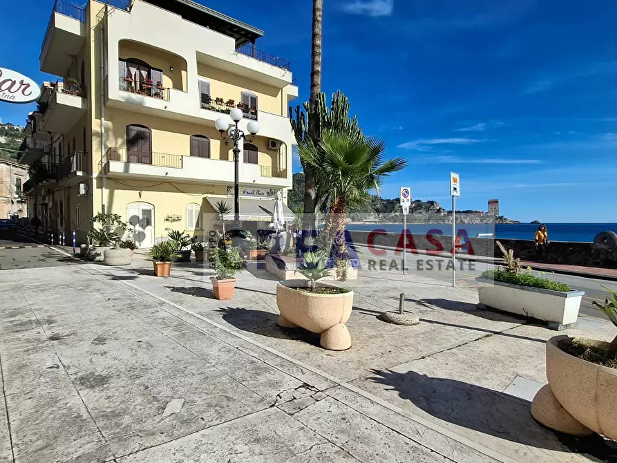 Immagine 3 di Appartamento in vendita  in via umberto| a Giardini-Naxos