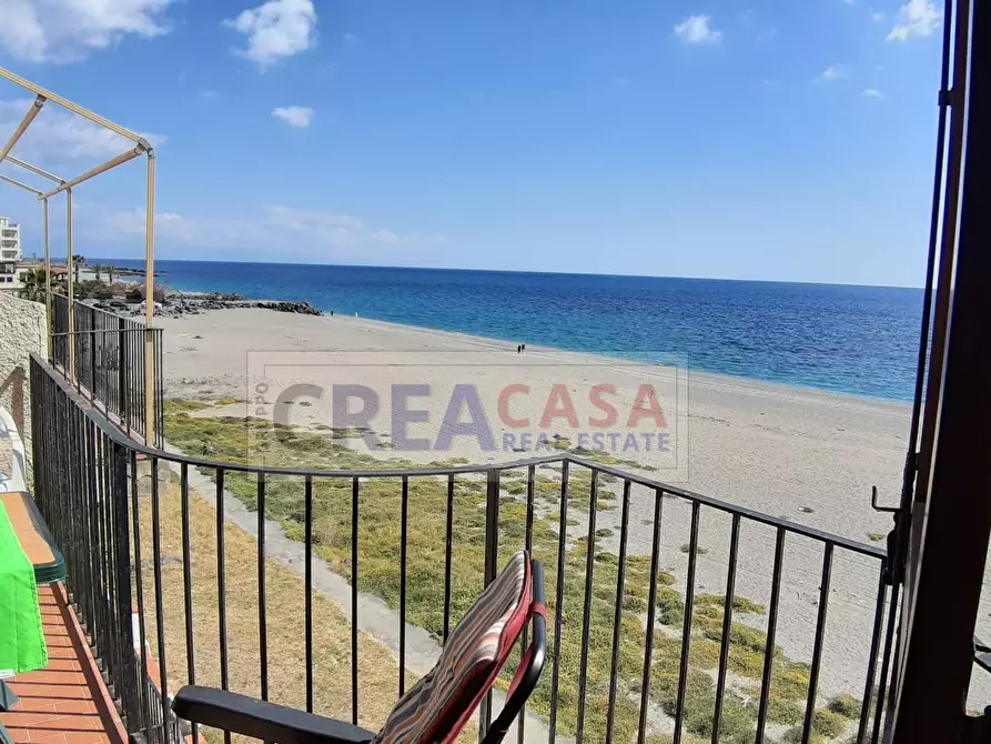 Immagine 11 di Appartamento in vendita  in Via Recanati a Giardini-Naxos