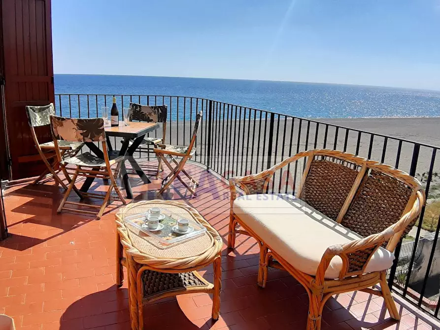 Immagine 1 di Appartamento in vendita  in Via Recanati a Giardini-Naxos