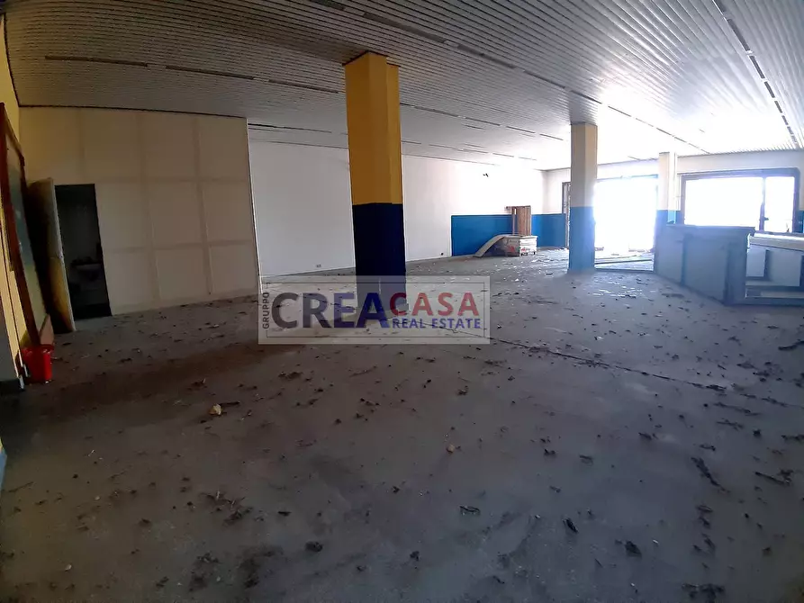 Immagine 4 di Locale commerciale in vendita  in VIA SPIAGGIA a Mascali