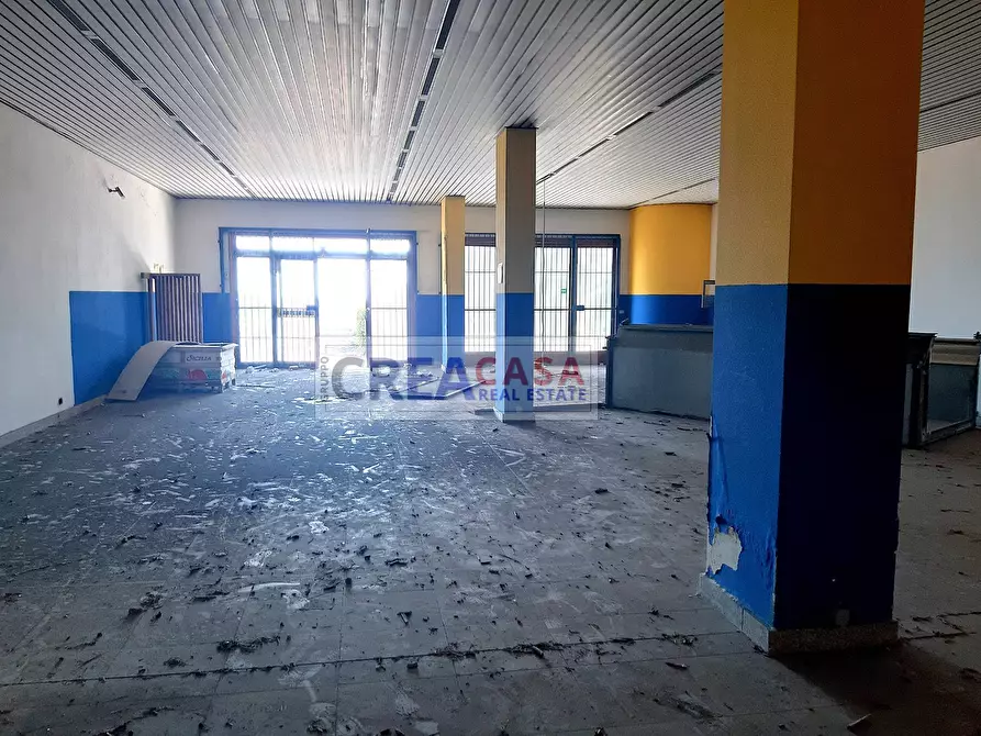 Immagine 5 di Locale commerciale in vendita  in VIA SPIAGGIA a Mascali