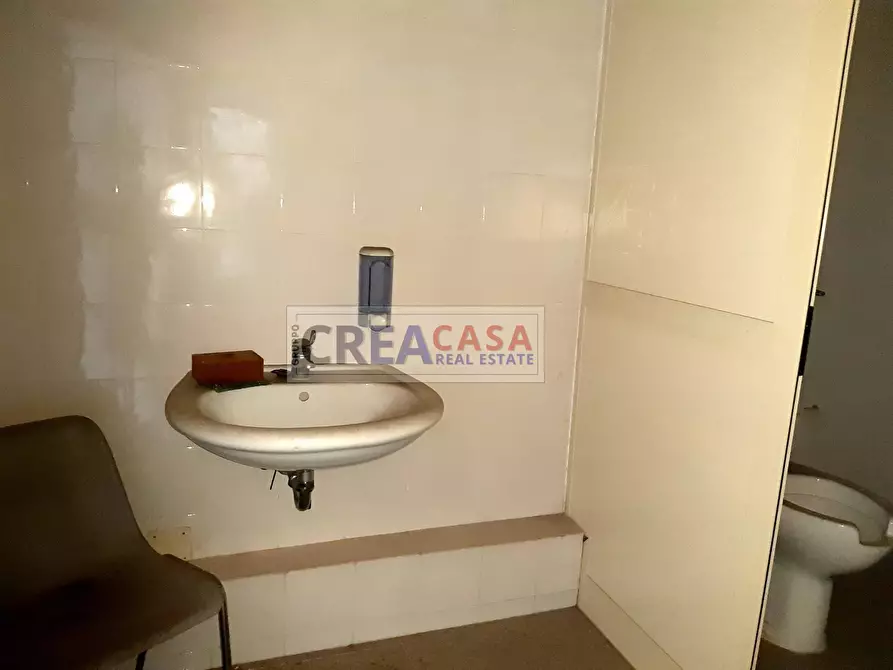 Immagine 6 di Locale commerciale in vendita  in VIA SPIAGGIA a Mascali