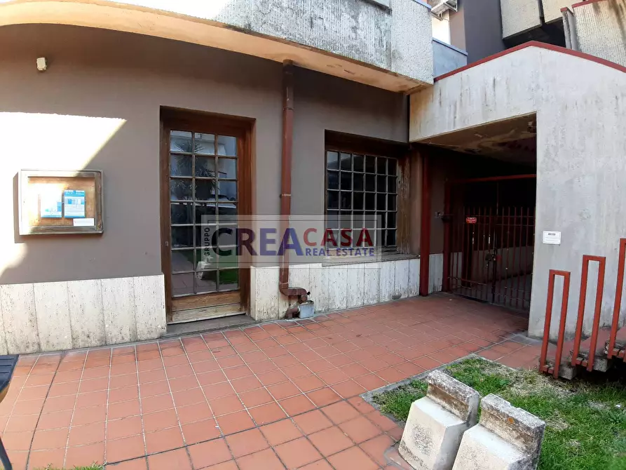 Immagine 11 di Locale commerciale in vendita  in VIA SPIAGGIA a Mascali