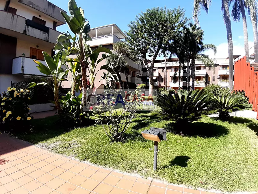 Immagine 13 di Locale commerciale in vendita  in VIA SPIAGGIA a Mascali