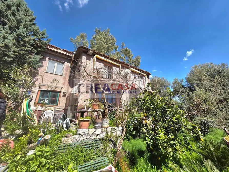 Immagine 46 di Villa in vendita  in c.da Saracena a Antillo