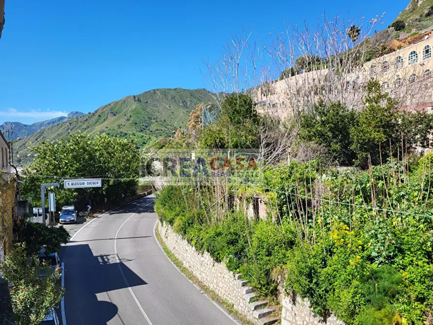 Immagine 22 di Casa indipendente in vendita  in Via Santa Margherita a Sant'alessio Siculo