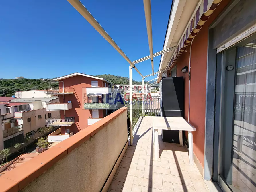 Immagine 25 di Appartamento in vendita  in Via Sparagonà a Santa Teresa Di Riva