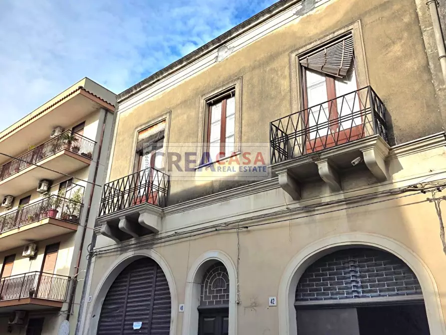 Immagine 1 di Palazzo in vendita  in via San Giuliano a Giarre