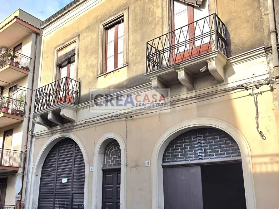 Immagine 2 di Palazzo in vendita  in via San Giuliano a Giarre